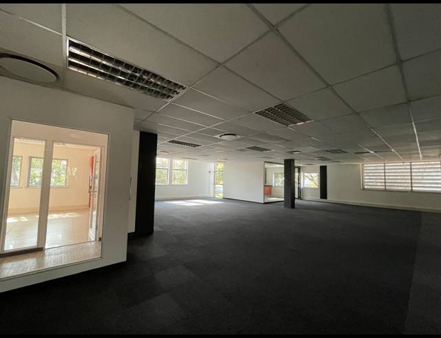 669M² OFFICE TO LET IN BRYANSTON
